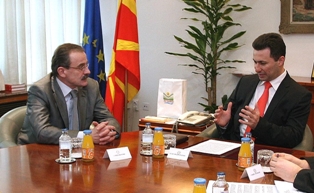 RCC Secretary General, Hido Biscevic (left), meets Prime Minister of The Former Yugoslav Republic of Macedonia, Nikola Gruevski, in Skopje, 11 February 2009 (Photo / Ministry of Foreign Affairs of the Former Yugoslav Republic of Macedonia) 