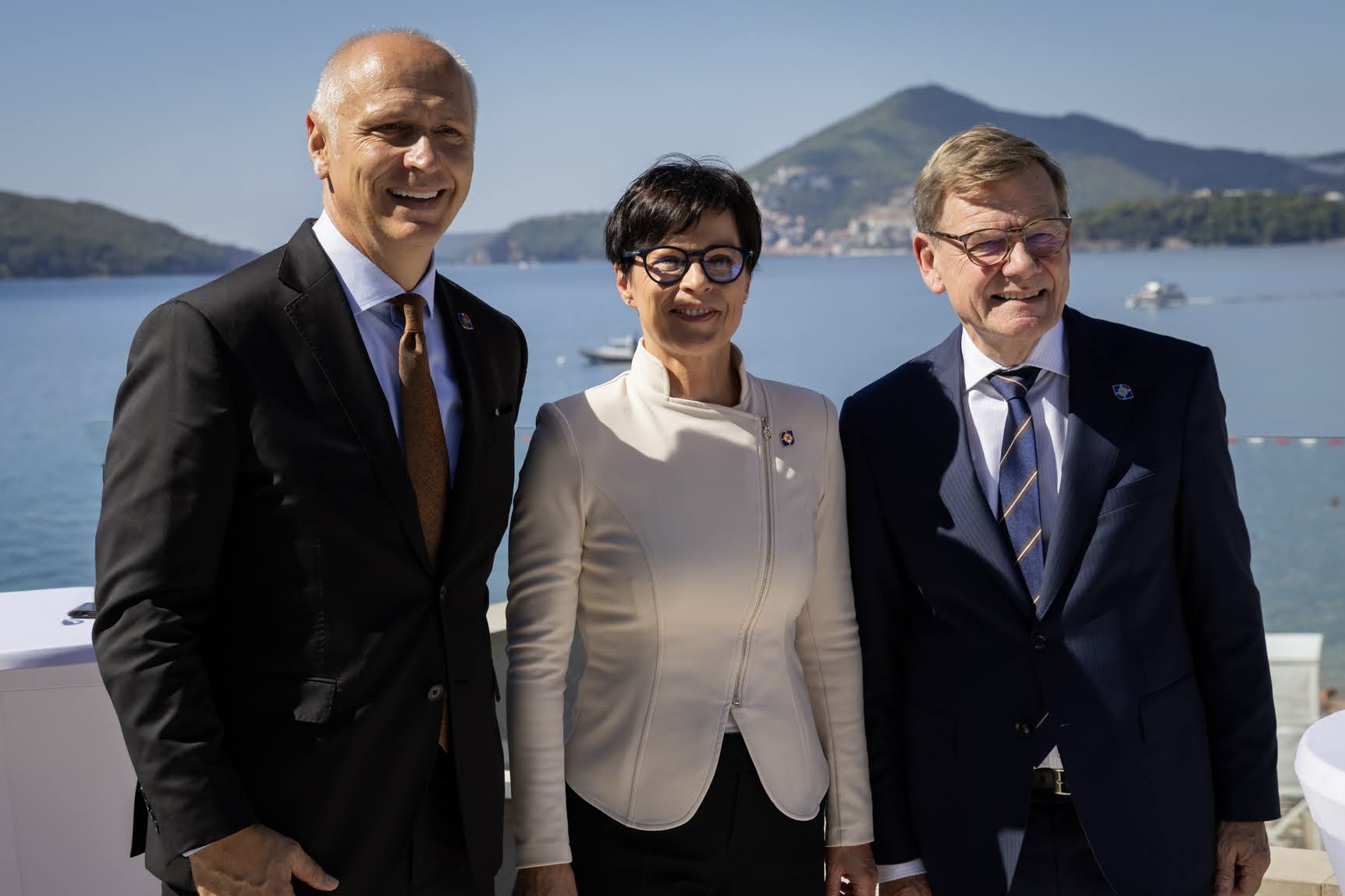 RCC Secretary General Amer Kapetanovic with European Commissioner for Enlargement Marta Kos and Federal Minister for Foreign Affairs of Germany Johann Wadephul at the Berlin Process Meeting of Ministers of Foreign Affairs, held in Pržno on 1 October 2026 (Photo: RCC/Danio Papic)
