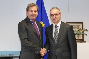 RCC Secretary General Goran Svilanovic (R) and the Commissioner for the European Neighbourhood Policy and Enlargement Negotiations, Johannes Hahn (Photo: European Commission Audiovisual services)