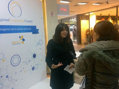 Mimika Loshi, RCC Expert on Smart Growth, at RCC's street installations “Imagine better tomorrow!” in Pristina, on 27 November 2014. (Photo RCC/Alma Arslanagic-Pozder) Mimika Loshi, RCC Expert on Smart Growth, at RCC's street installations “Imagine better tomorrow!” in Pristina, on 27 November 2014. (Photo RCC/Alma Arslanagic-Pozder)