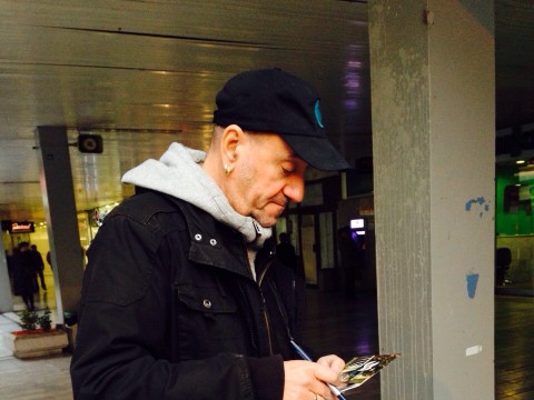 Vlatko Stefanovski, one of the greatest guitar players in the world, joined RCC team in Skopje, on 25 December 2014, in a gesture of support and signed his CDs. (Photo RCC/Muamer Kolar) Vlatko Stefanovski, one of the greatest guitar players in the world, joined RCC team in Skopje, on 25 December 2014, in a gesture of support and signed his CDs. (Photo RCC/Muamer Kolar)