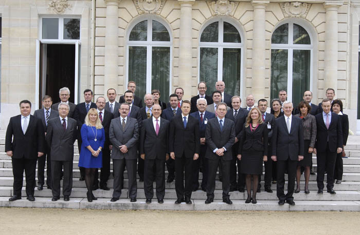 Participants of the Ministerial conference ‘Building a 2020 Vision for South East Europe’, held in Paris, France on 24 November 2011. (Photo: Courtesy of OECD)
