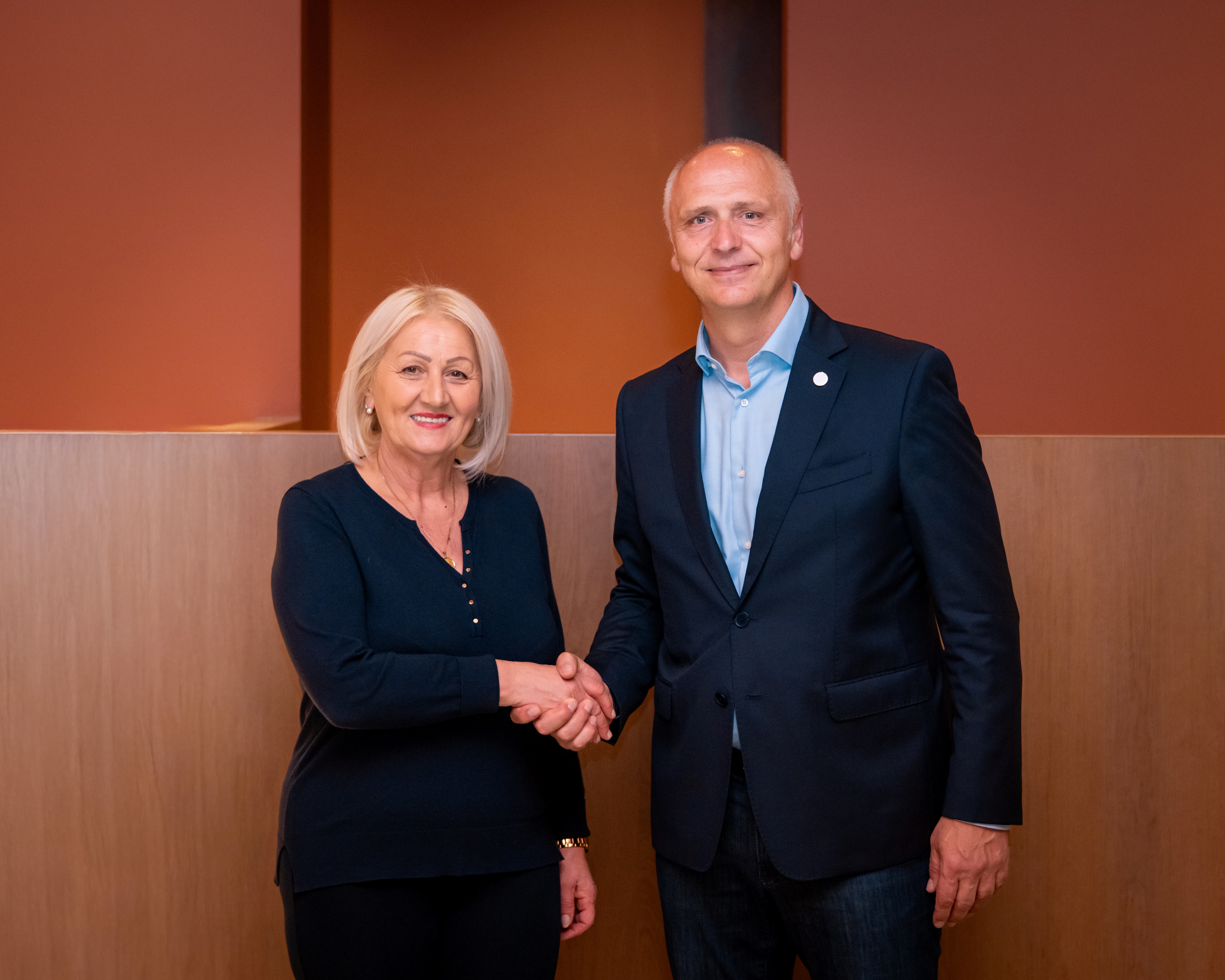 RCC Secretary General Amer Kapetanović met with the Chairwoman of the Council of Ministers of Bosnia and Herzegovina, Borjana Krišto on the margins of the Berlin Process Leaders’ Summit in London on 21 October 2025 (Photo: Office of Chairwoman of the Council of Ministers of Bosnia and Herzegovina)