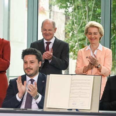 Signing of the three mobility agreements under CRM at Berlin Process Summit