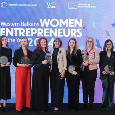 Western Balkans Women Entrepreneurs of the Year 2024 with RCC Secretary General Amer Kapetanovic (on the right), Atifete Jahjaga, Founder and Chairwoman of the Jahjaga Foundation and Former President (in the middle) and Aivo Orav, Head of the EU Office and European Union Special Representative, at the ceremony held on 13 March 2025 in Pristina (Photo: RCC/Valdrin Xhemaj)  