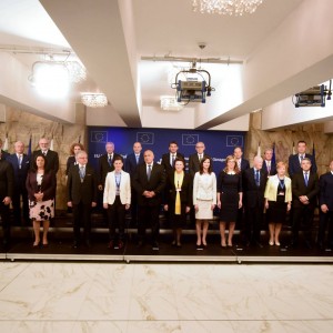 Goran Svilanovic, RCC Secretary General (top row, first left) took part in the Vienna Economic Forum - Sofia Talks, on 18 May 2018 in Sofia. (Photo: http://www.vienna-economic-forum.com/index.php/en/events-en/308-2018-2)