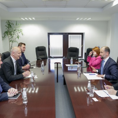 Secretary General of the Regional Cooperation Council (RCC), Amer Kapetanović, had a productive meeting with Minister of Foreign Affairs and Foreign Trade of North Macedonia, Admirim Murtezani on 25 February 2025 in Skopje. The two officials agreed that strengthening regional agendas in the Western Balkans—particularly regarding the implementation of the Common Regional Market and the Green Agenda—will not only drive progress in the region but also support its advancement on the path to European Union integration. (Photo: RCC/Ognen Acevski)