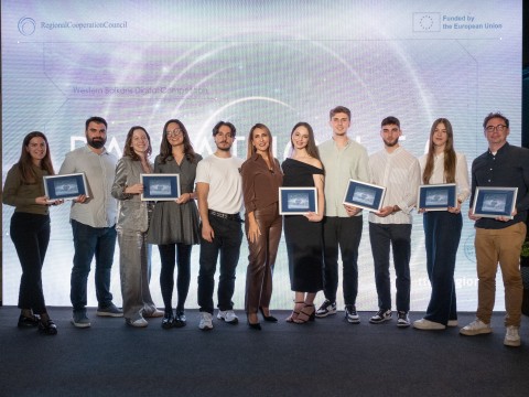 Balkathon 5.0 winners with RCC Secretary General Majlinda Bregu at the Award Ceremony, in Tirana on 3 October 2024 (Photo: RCC/Armand Habazaj) 