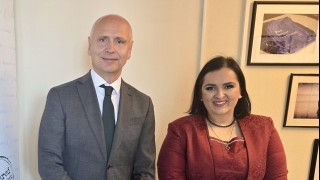 RCC Secretary General Amer Kapetanovic meeting with Minister of Labor and Social Welfare of Montenegro, Naida Nisic (Photo: RCC)