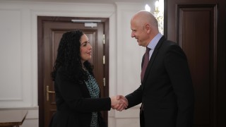 RCC Secretary General Amer Kapetanovic with President Vjosa Osmani during SG's visit to Pristina as part of a tour across South East Europe (Photo: RCC/Valdrin Xhemaj) 